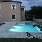Muraj-kornic, Krk Kornić