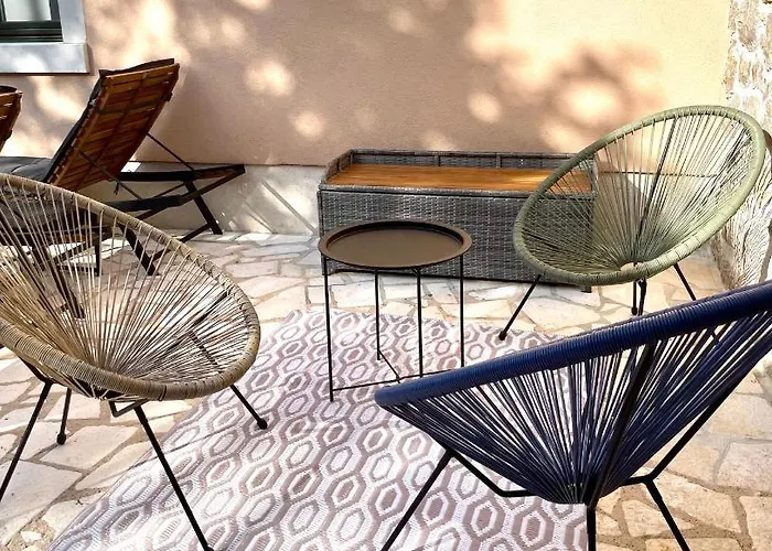 Muraj-kornic, Krk Вилла Корнич